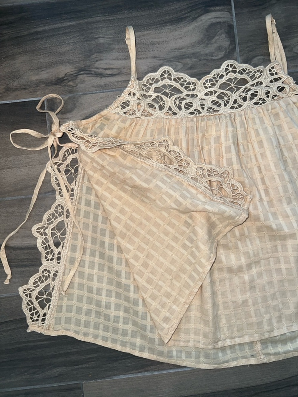 American Eagle Peach Tan Gingham Crochet Lace Side Tie Tank Top Shirt Size S - Picture 10 of 15